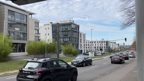 Wer in Kaiserslautern die Trippstadter Straße in Richtung Uni-Campus läuft, dem dürften die schicken Gebäude entlang des Wegs auffallen. Hier siedeln sich viele IT-Forschungsinstitute und Start-ups an.