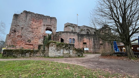 Die Burg Nanstein bei Landstuhl in Kreis Kaiserslautern.