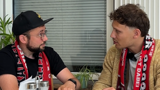 Zwei FCK-Fans glauben an den Aufstieg. 