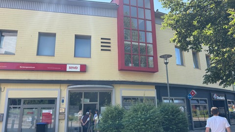 Hier befand sich in den 50-er Jahren in Kaiserslautern das Amerikahaus, welches den Deutschen die amerikanische Kultur näher bringen sollte.