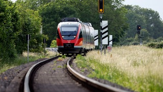 Lautertalbahn: Eine Radfahrerin ist ums Leben gekommen. 