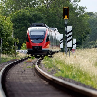 Lautertalbahn: Eine Radfahrerin ist ums Leben gekommen. 