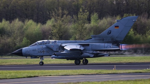 Kampfjets mit sehr tiefen Übungsflügen in der Pfalz