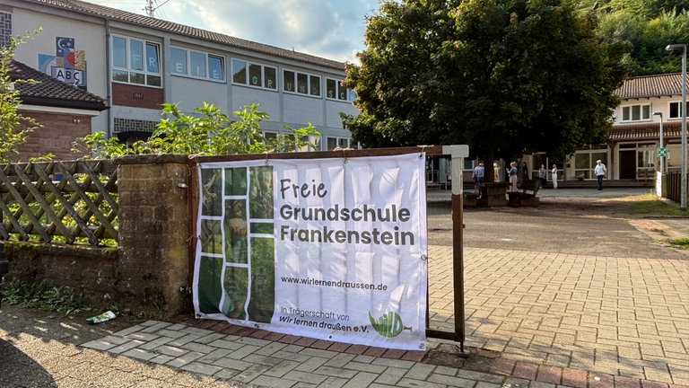 In Frankenstein ist die neue Grundschule eröffnet worden.