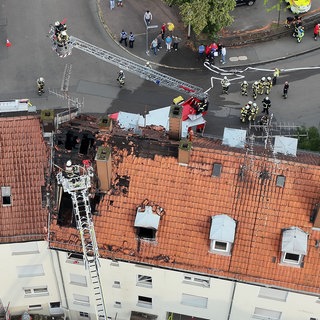 Nach einem Brand in Pirmasens ist das ganze Gebäude vorerst unbewohnbar.
