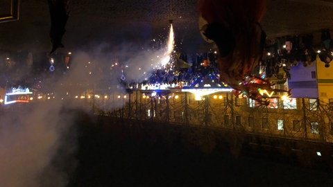 Ein Feuerwerk zu Halloween auf dem Schlossplatz in Zweibrücken