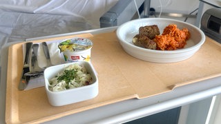 Ein Caterer aus Frankfurt wird in Zukunft die Patienten des Westpfalz-Klinikums mit Essen beliefern. Symbolbild. 