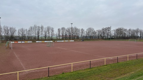 Wäre Geld da, würde die Gemeinde Kriegsfeld gerne ihren Fußballplatz sanieren.
