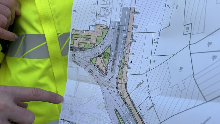 Im Plan wird uns gezeigt, wie in Kaiserslautern vor der Fruchthalle in Richtung Altstadt der Bereich im letzten Bauabschnitt ausgebaut wird.