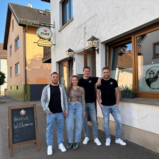 Junge Menschen eröffnen Kneipe in Fischbach bei Dahn für einen guten Zweck. 