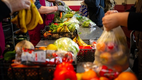 Neben ukrainischen Geflüchteten, sind auch immer mehr Senioren und deutsche Familien auf die Lebensmittel der Tafeln im Westen der Pfalz angewiesen. 
