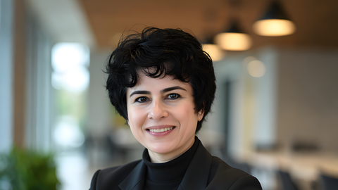 Dr. Parya Memar kümmert sich an der Uni in Kaiserslautern um Internationale Angelegenheiten.