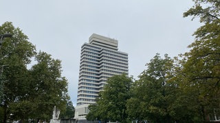 Rathaus in Kaiserslautern bei Regen im September