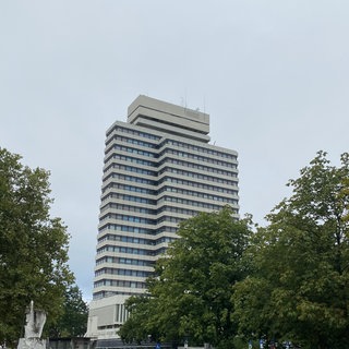 Rathaus in Kaiserslautern bei Regen im September