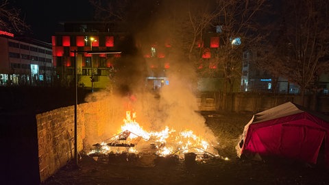 Feuer in einem Zelt in Kaiserslautern, in dem Kälte-Iglus für Obdachlose standen.