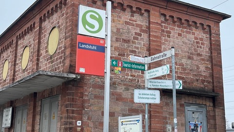 Kurz, nachdem die Bahn den Bahnhof in Landstuhl verlassen hat, geschah die tödliche Attacke auf den Zugbegleiter.