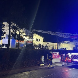 Bei einem Brand in einer Einrichtung des Pfalzklinikums in Dahn mussten 53 Menschen evakuiert werden.