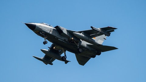 Ein Tornado Kampfjet der Luftwaffe (Symbolbild) - in den kommenden Tagen gibt es über Zweibrücken eine Übung der Luftwaffe.