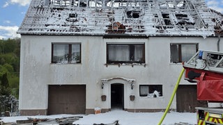 Die Feuerwehr Glan-Münchweiler hat eine schwerverletzte pflegebedürftige Person bei einem Brand im Kreis Kusel gerettet.