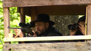 Jagd hautnah: SWR-Reporterin bei der Jagd im Pfälzerwald.