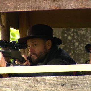 Jagd hautnah: SWR-Reporterin bei der Jagd im Pfälzerwald.