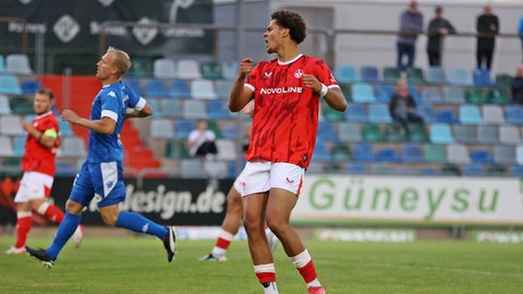 Spielszene der Partie FK Pirmasens gegen die U21 des FCK