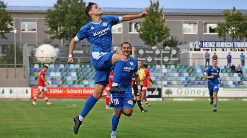 FKP-Spieler Nico Wiltz jubelt über sein Tor. 