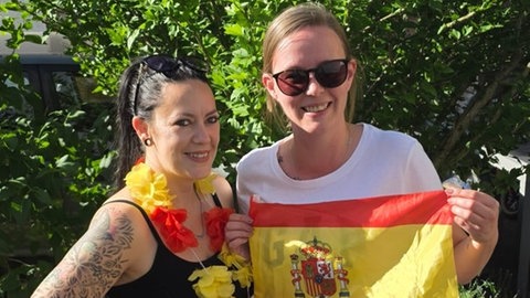 Christiane Krahl fährt mit Freunden nach Spanien. Dort teilen sich die Familien ein Ferienhaus.