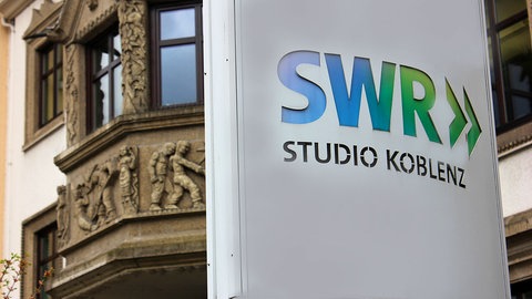SWR Schild vor dem SWR Studio Koblenz