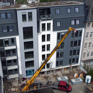 Nach dem Umbau: So sieht das Haus in der Koblenzer Innenstadt jetzt aus: Aus dem alten Bürogebäude wurde ein Haus mit 21 Mietwohnungen. 