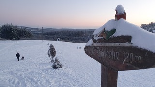 Große Rodelbahn bei Schnee in der Eifel