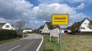 Der Ortseingang von Elkenroth im Westerwald.
