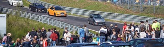 Tausende Autofans treffen sich am Karfreitag am Nürburgring. Das Event ist als "Carfriday" bekannt. 