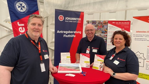 Vier Jahre nach der Flutkatastrophe helfen die Johanniter noch immer Bürgern im Ahrtal beim Ausfüllen der Wiederaufbauanträge.