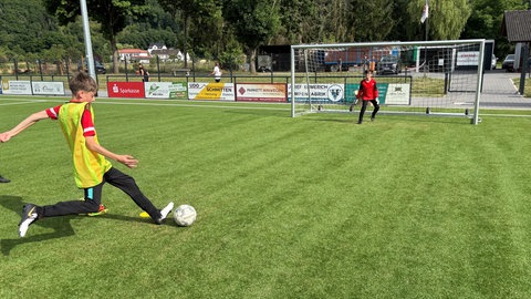 Auf der neuen Kunstrasenanlage der SG Ahrtal kann auch im Winter trainiert werden.