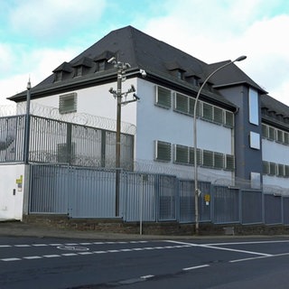 Die JVA Koblenz von außen