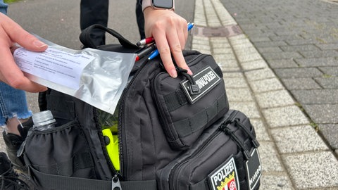 Nach einem Sexualdelikt befragt die Polizei alle Männer im Ort Oberdürenbach und nimmt Speichelproben.