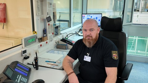 In der JVA Diez ist das Personal knapp. Wenn jemand ausfällt dann kann auch der Sport wegfallen.