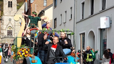 Festumzug beim Winzerfest in Braubach: Das wird in diesem Jahr 100 Jahre alt und groß gefeiert