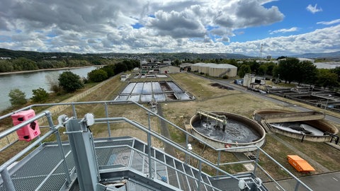 Blick auf die Kläranlage in Koblenz: Der Bund der Steuerzahler kritisiert, dass dort eine millionenteuere Pilot-Anlage nicht arbeitet und still gelegt wurde. 
