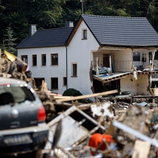 Bei der Flut 2021 im Ahrtal wurden viele Brücken, Häuser und Straßen komplett zerstört.