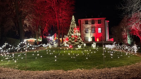 Lichterrundweg beim Weihnachtsfestival von Schloss Burgbrohl