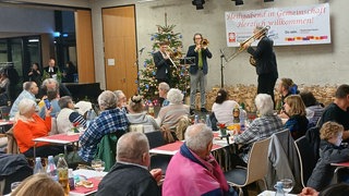 2024 feierten 260 Menschen zusammen im Bischöflichen Cusanus-Gymnasium den Heiligabend der Gemeinschaft.