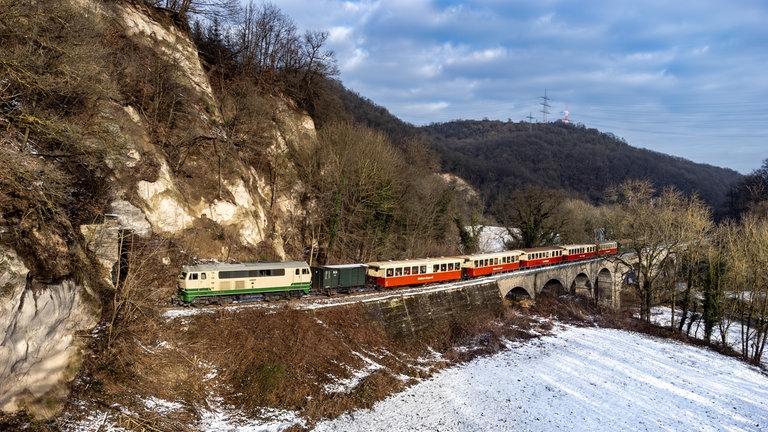 Winterfahrt des Vulkan-Express mit Diesellok D5.