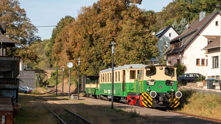 Der Vulkan-Express auf der Brohltalbahn im Oktober 2023.