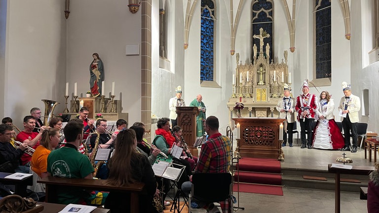 Karnevalsgottesdienst in Windhagen mit Blasmusik 