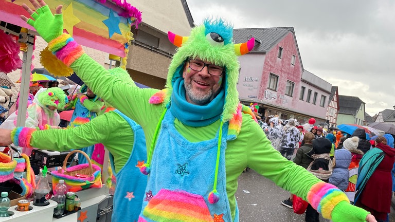 Möhnenumzug in Mülheim-Kärlich