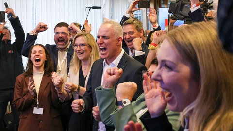 Die CDU feiert auf einer Wahlparty das Ergebnis der Landtagswahl in Rheinland-Pfalz.