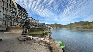Die Ufermauer in Boppard in der Rheinallee