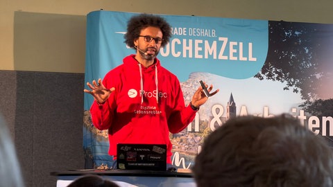 Dem "White-Hat-Hacker" Immanuel Bär ist es wichtig Jugendliche stark im Netz zu machen.